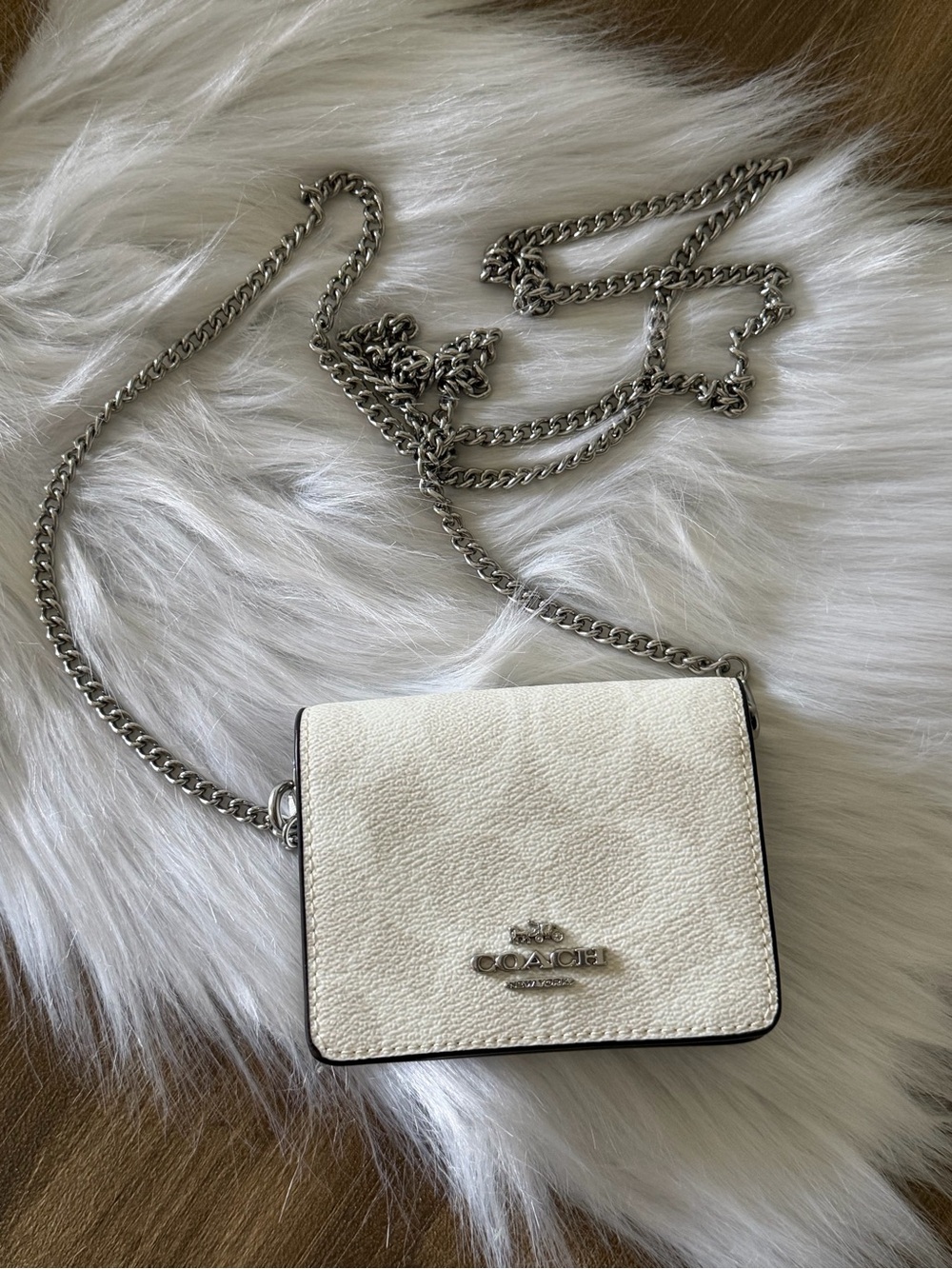 Coach Mini Boxed Card Wallet W/ Chain - Picture 8 of 8